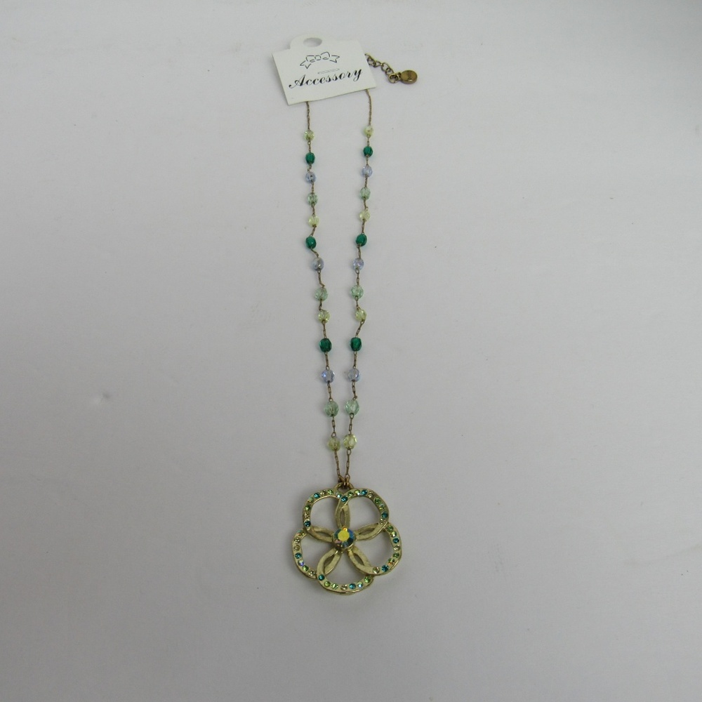 NWT Green Gold Floral Beaded Necklace